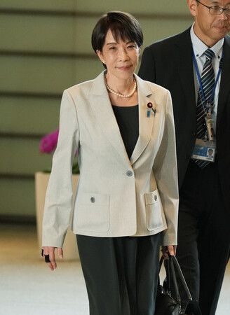 首相官邸に入る高市早苗首相=7日、東京・永田町