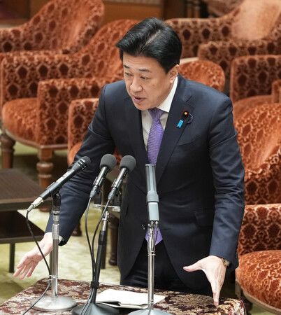 衆院内閣委員会で答弁する木原稔官房長官=10日午前、国会内