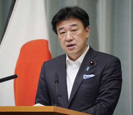 記者会見する木原稔官房長官=23日午後、首相官邸