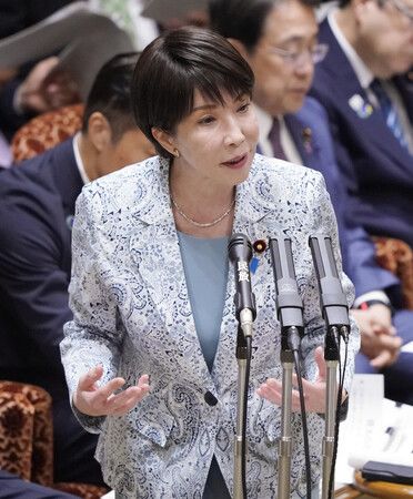 参院予算委員会で答弁する高市早苗首相=19日午前、国会内