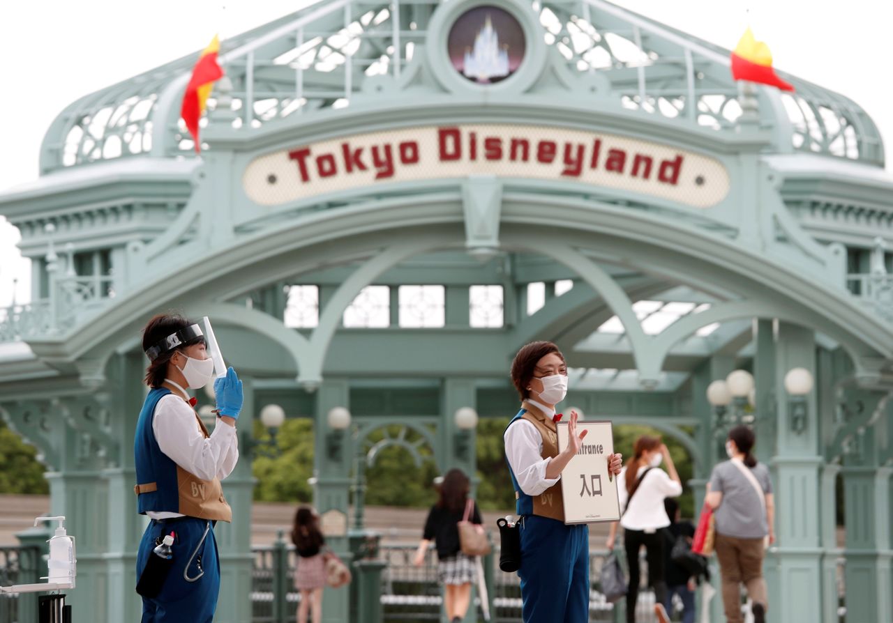 4月1 18日の東京ディズニーランドの閉園は午後8時 シーは午後9時 Nippon Com