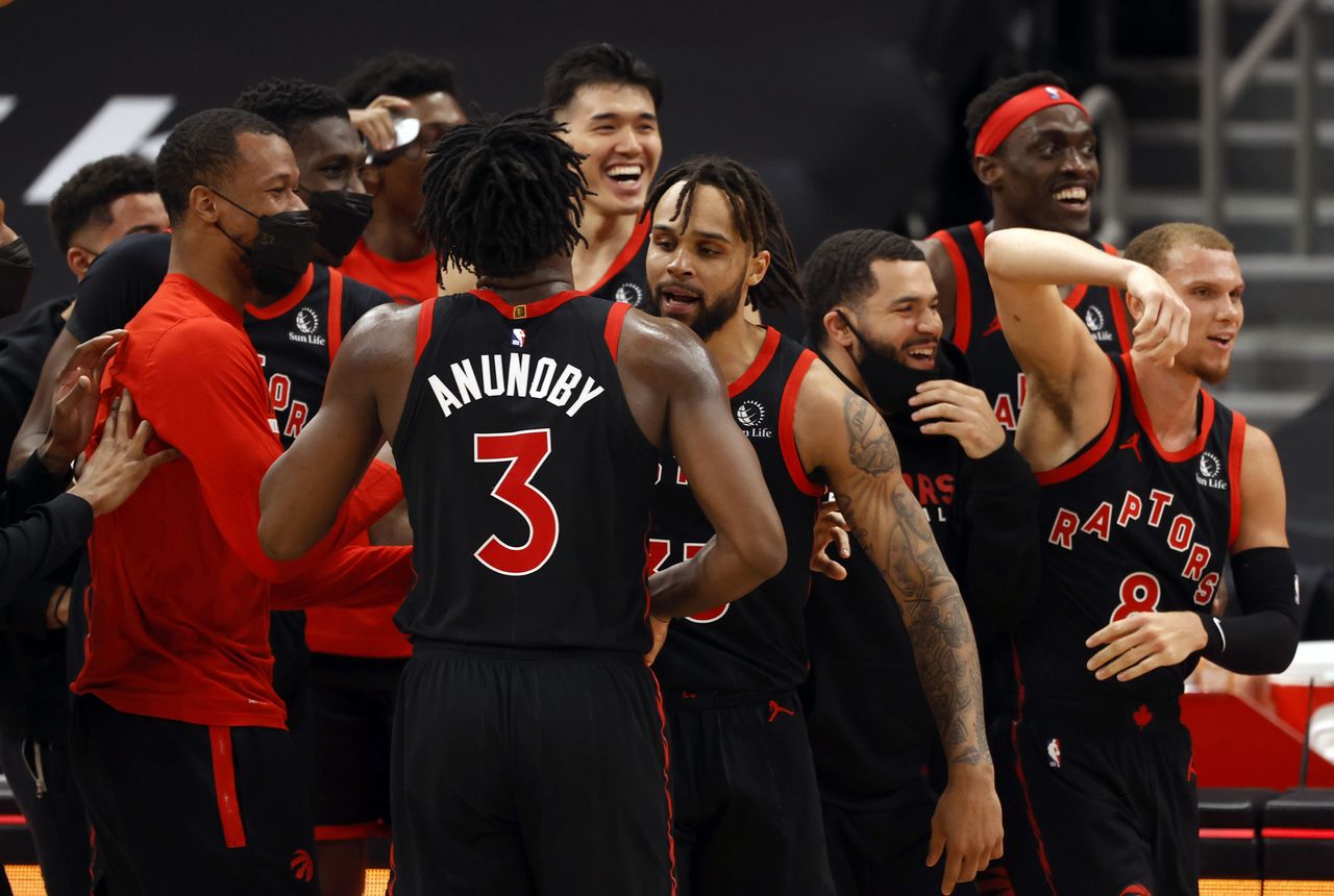 NBA、渡辺雄太が所属するラプターズは5日、米フロリダ州タンパで八村塁が所属するウィザーズに103─101で競り勝った(2021年 ロイター/Kim Klement-USA TODAY Sports)