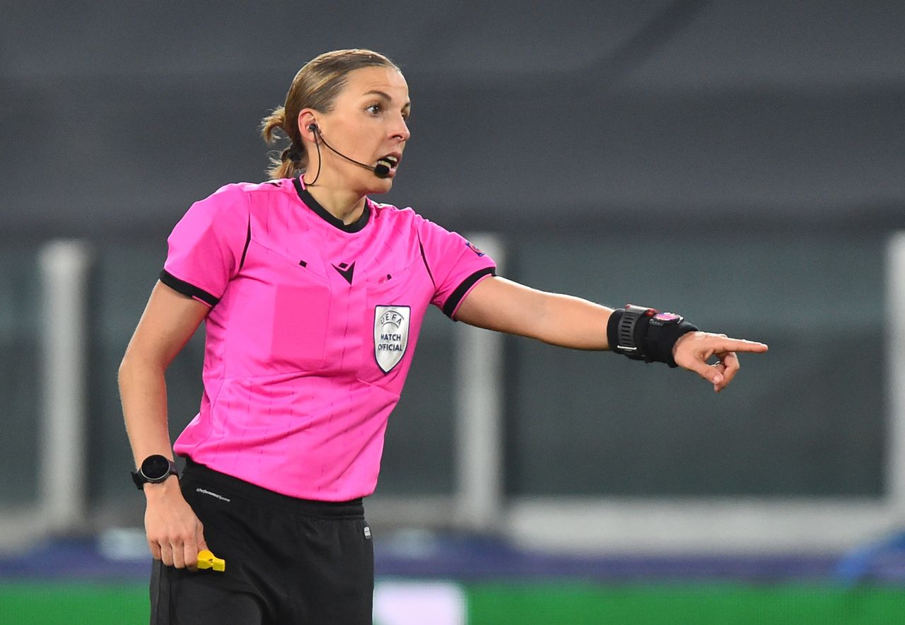 サッカー＝6月開幕の欧州選手権、史上初の女性審判を起用