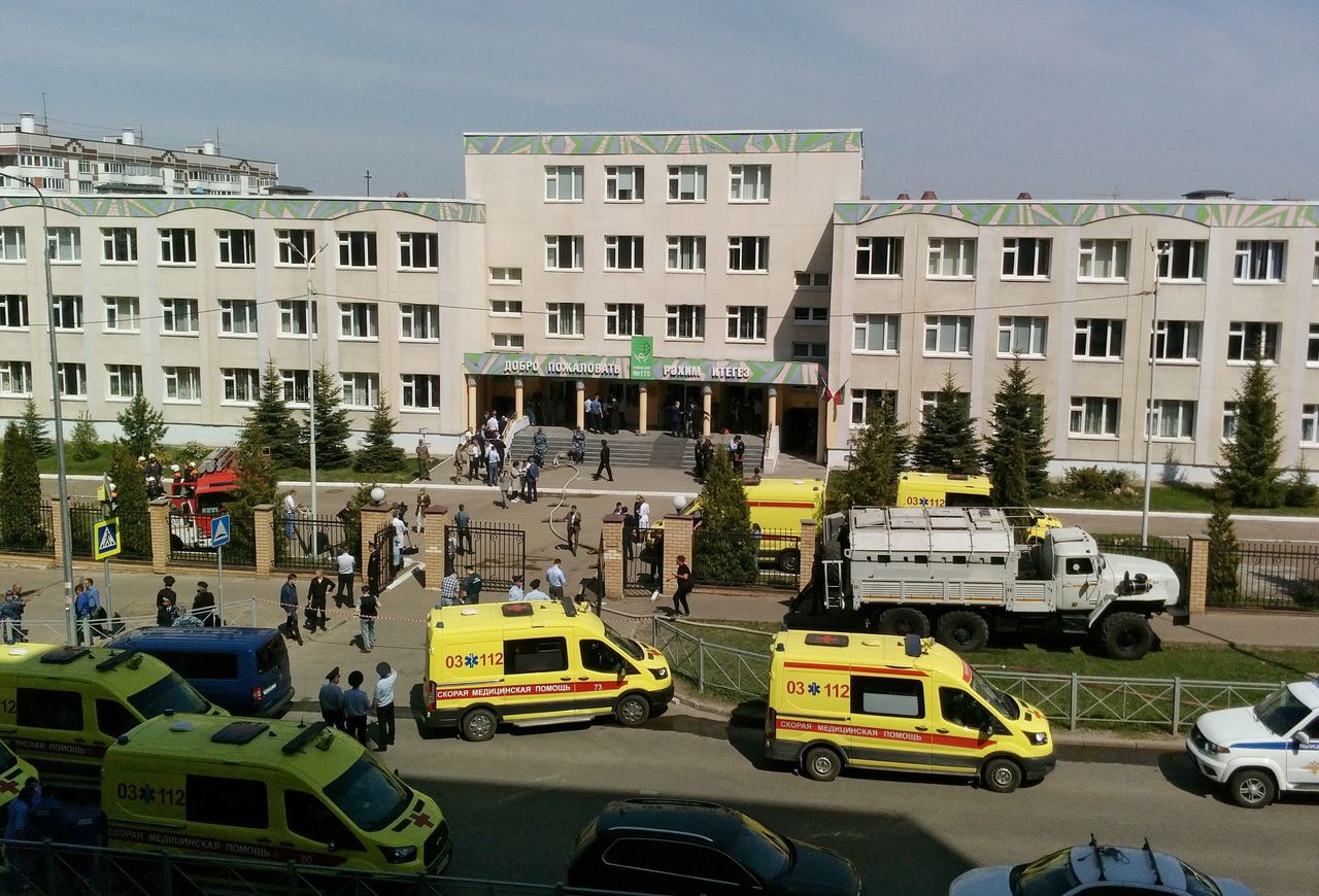 ロシア中部の学校で銃乱射 生徒ら9人死亡 19歳男を拘束 Nippon Com