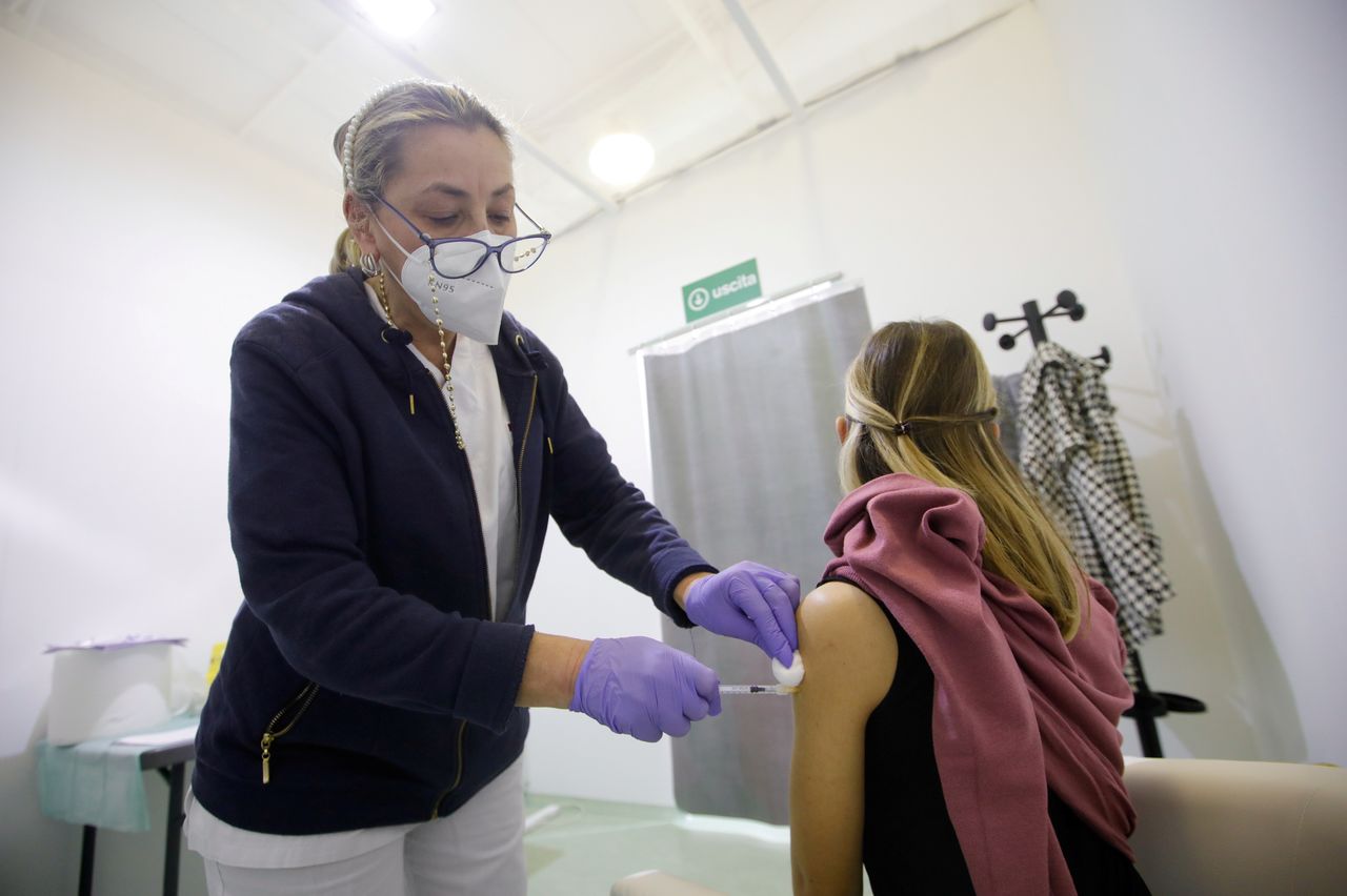 イタリアのコロナワクチン接種者、感染が80％減＝調査