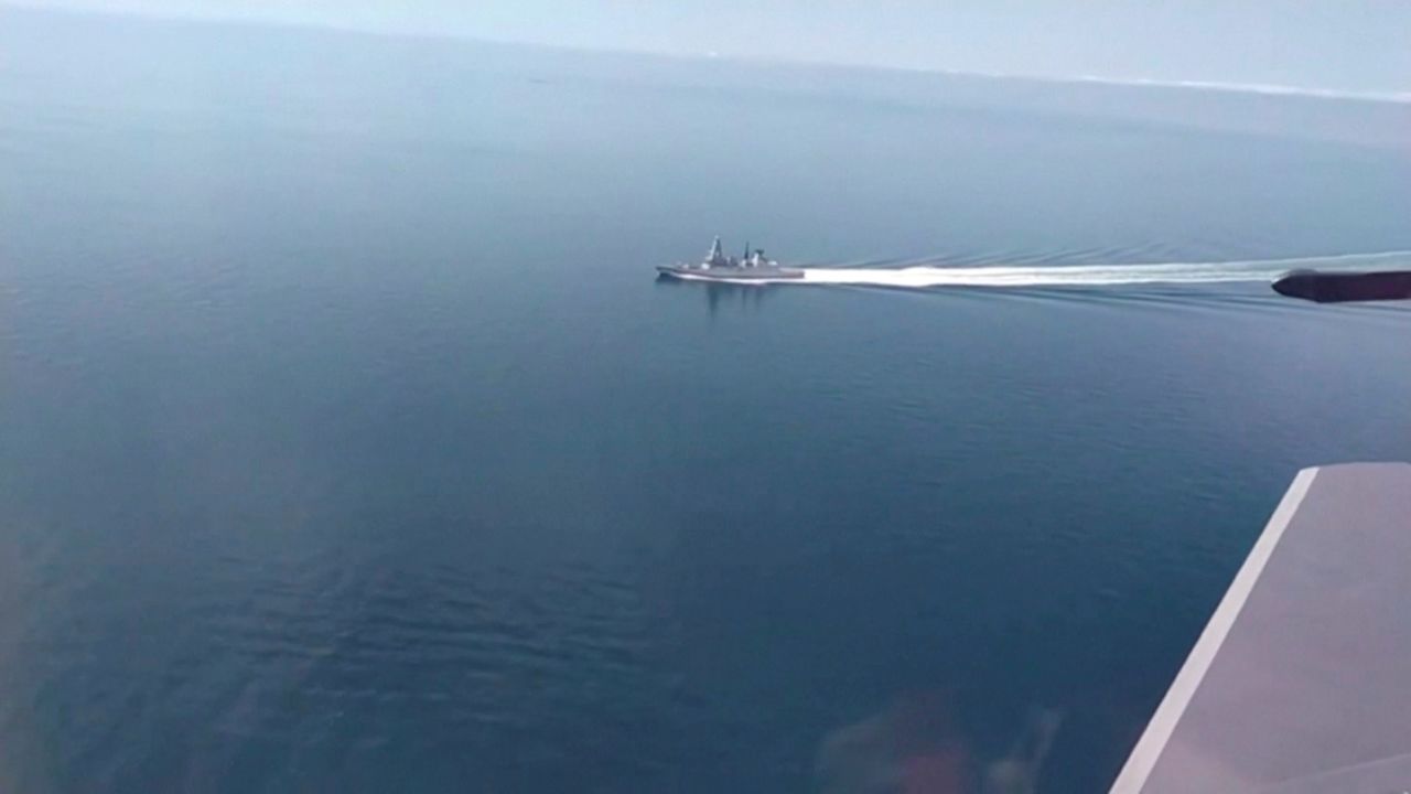 ロシア クリミア半島沖で 領海侵犯 の英駆逐艦に警告の砲爆撃 Nippon Com