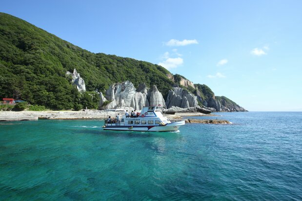 “佛浦游览登陆路线”从佐井港出发，所需时间约为90分钟（图片：Amazing AOMORI）