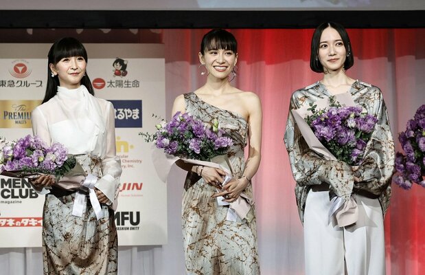 2024年11月27日，Perfume荣获日本时尚类奖项“第53届最佳着装奖”艺人奖（图片：共同社）