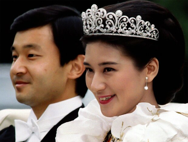 1993年6月德仁天皇（当时是皇太子）与雅子的结婚游行（路透社）