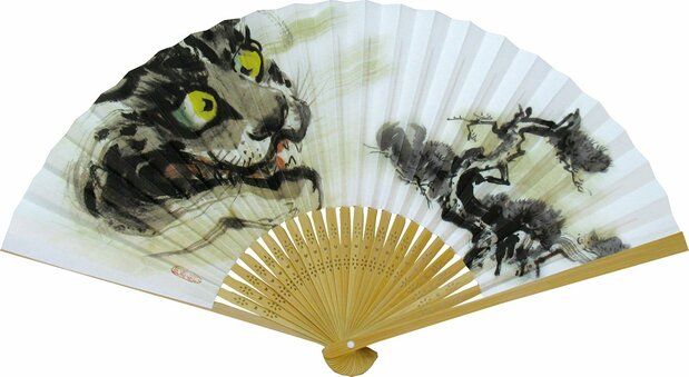 名古屋折扇。名古屋城本丸御殿的折扇。老虎图案,绅士用(图片:末广堂)