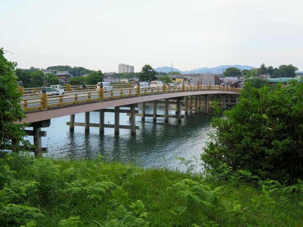 流传着龙宫传说的“濑田唐桥”(笔者拍摄)