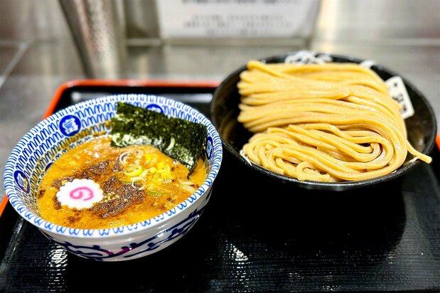 拉面激战区“松户富田面绊”的“浓厚蘸面（普通分量）”，1000日元