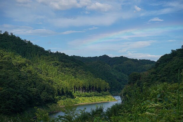 樱大蛇湖上空飘浮的彩云（2021年，平藤喜久子摄）