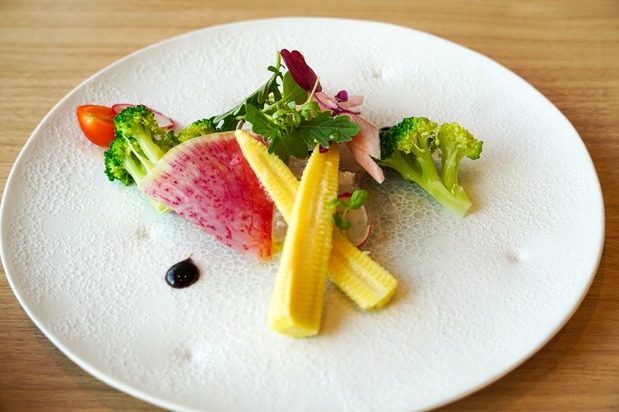 餐厅料理使用早晨现摘的当地蔬菜