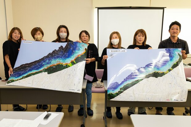  轮岛海女渔保存振兴会的成员和南志见地区的江尻一希（右端）