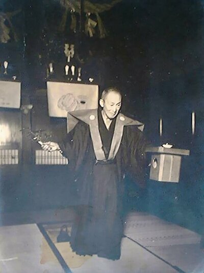 L’une des premières photographies d’Aenokoto que Yanagita a vue. (Photo appartenant à la famille Nomoto, avec l’aimable autorisation de Kikuchi Akira)
