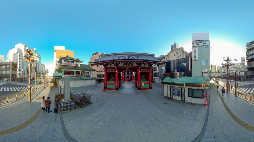 清晨的浅草寺雷门。浅草寺内24小时开放