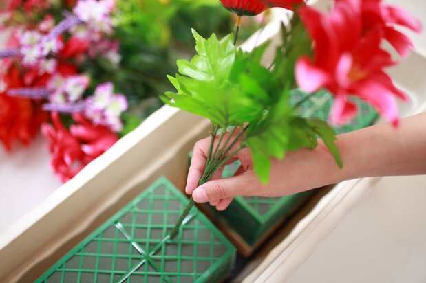 現代插花使用海綿泡沫（PIXTA）