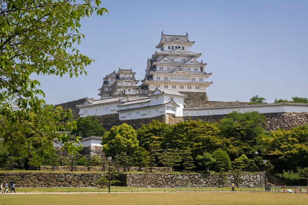 摄于三丸广场西侧。多座天守和渡橹共同交织成的美景