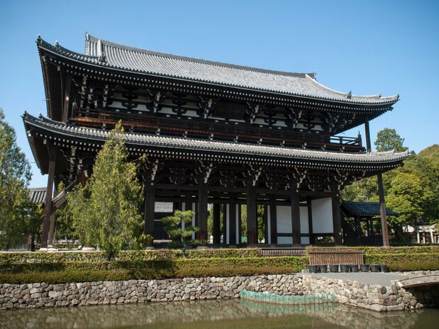 1425年重建的国宝三门
