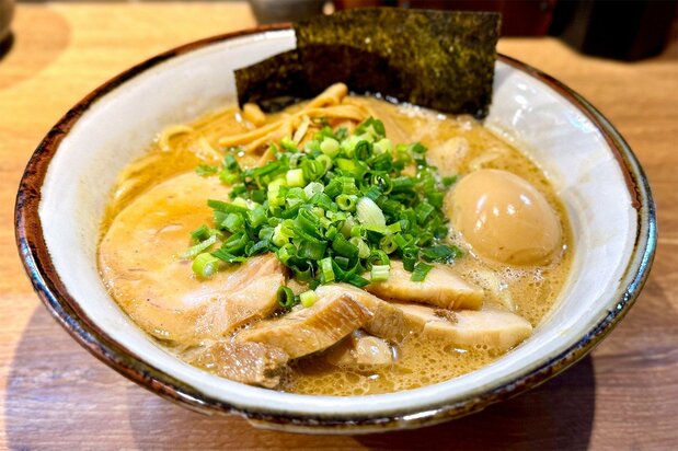 东京拉面横丁“风云儿”的“特制拉面”，1150日元