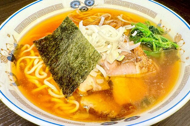 “Ēchan食堂”的拉面（图片：山川大介）