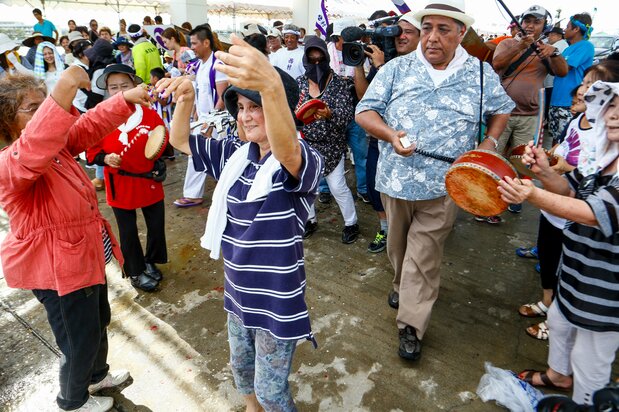 最後はカチャーシーで祝賀ムードに