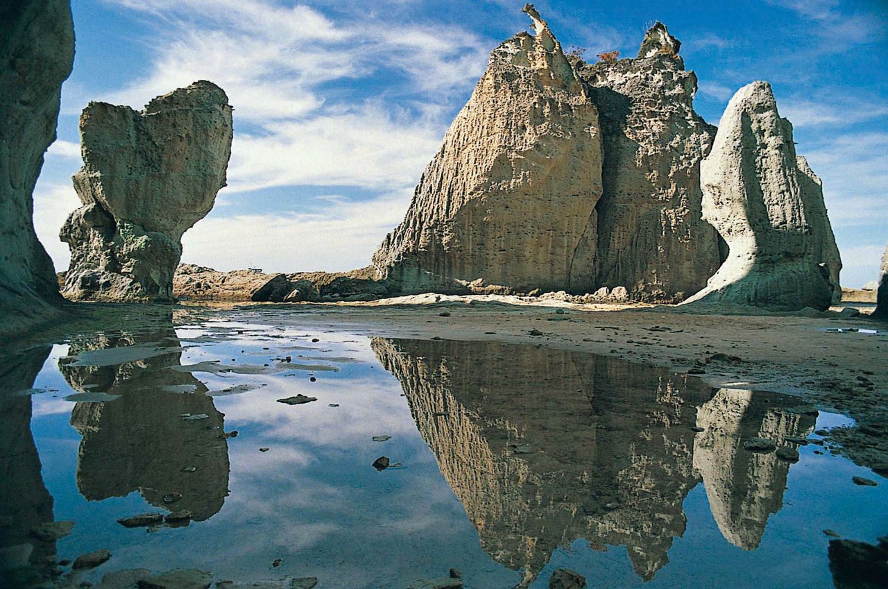 Слева: Нёрай-но-куби справа: Тенрюива