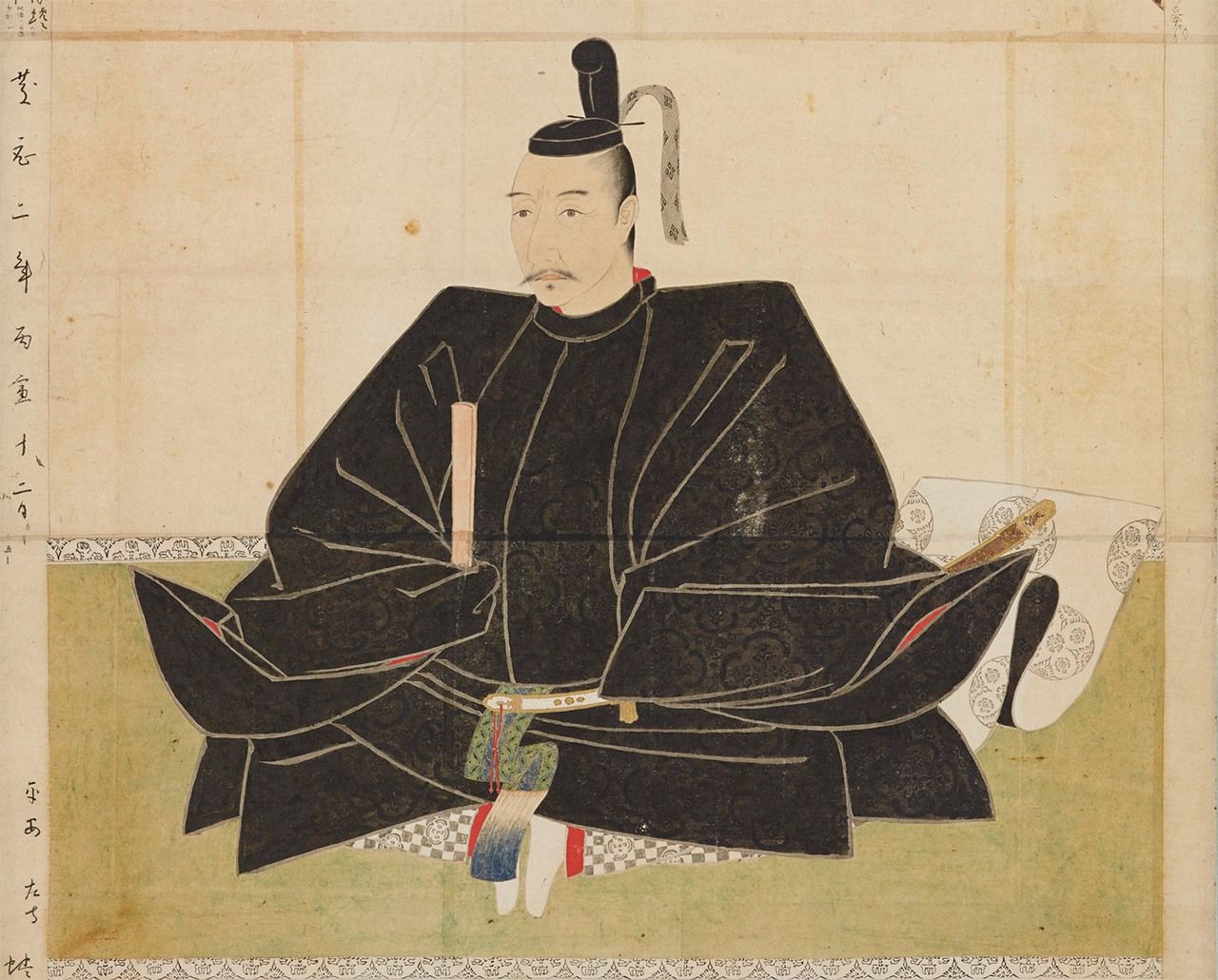 Ода Нобунага. На портретах придворных аристократов и самураев их часто изображают сидящими в позе агура с сомкнутыми подошвами ног. Эта поза называется ракудза, «расслабленная посадка», но она не слишком привычна для современных людей (Токийский национальный музей; источник: ColBase)