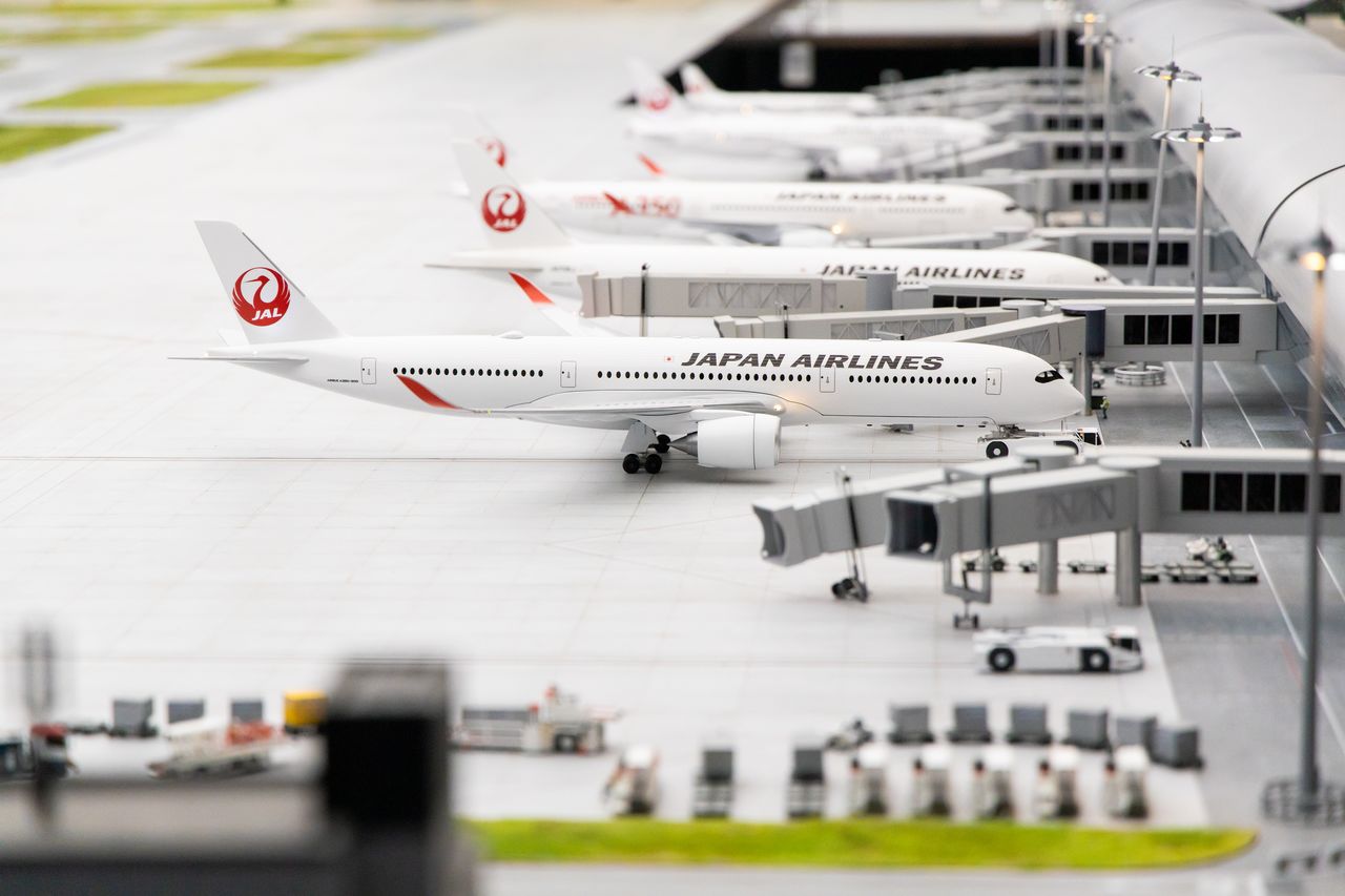 Компания Small Worlds Tokyo в сотрудничестве со своими официальными партнерами Japan Airlines и Kansai Airports создала реалистичную миниатюрную модель международного аэропорта Кансай