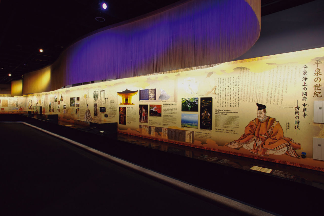 На панно представлена долгая история Хираидзуми (© Центр культурного наследия Хираидзуми)