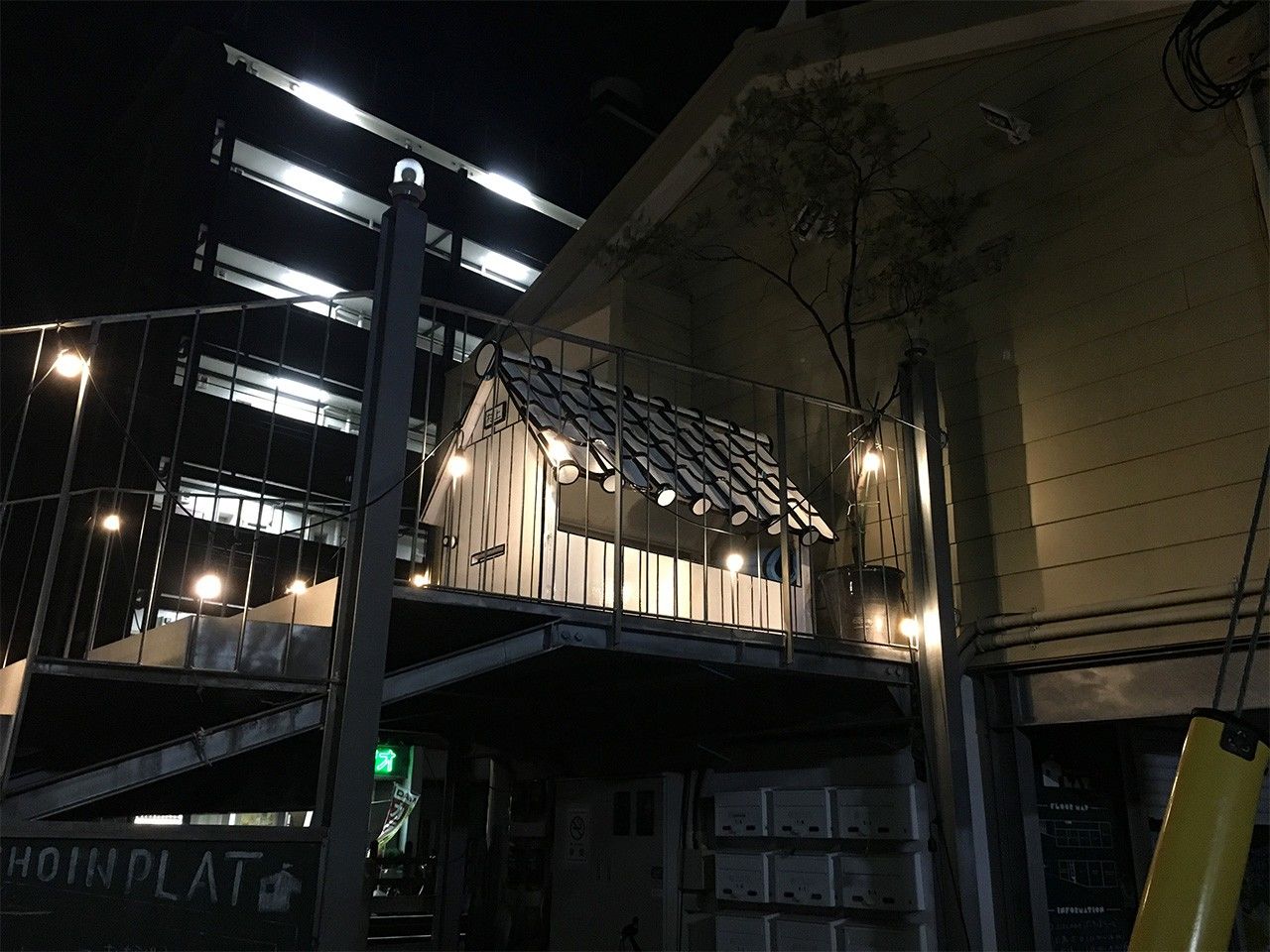 На территории промышленного объекта в Сэтагая, Токио (26 марта 2019 г.)