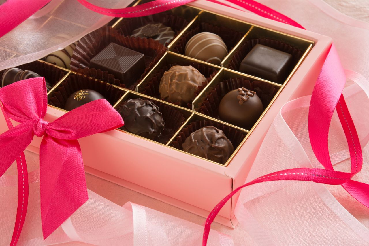 Шоколад ко Дню святого Валентина (© Pixta)