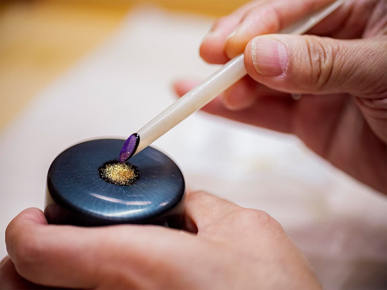 Фундзуцу – бамбуковая трубочка для золотой пудры (© Мори Масатоси)