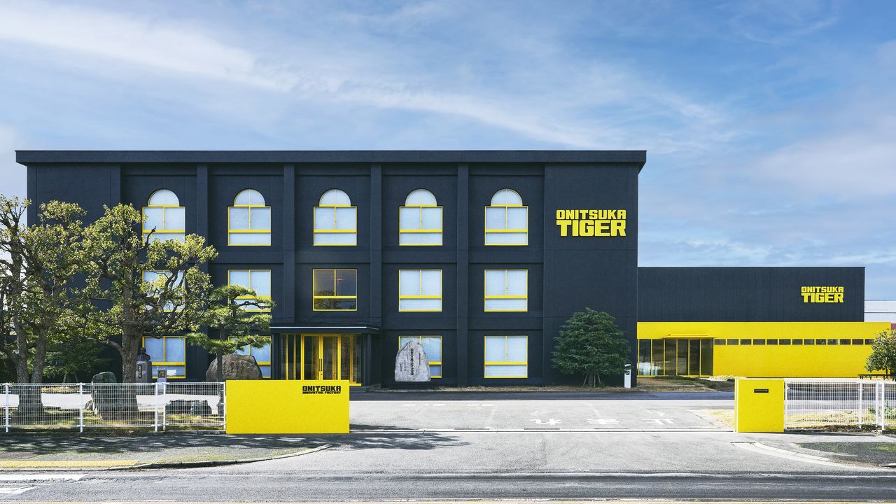 Инновационная фабрика Onitsuka Innovative Factory – первое специализированное производство Onitsuka Tiger, расположенное в префектуре Тоттори, на родине основателя компании Оницуки Кихатиро (Фотография использована с разрешения)