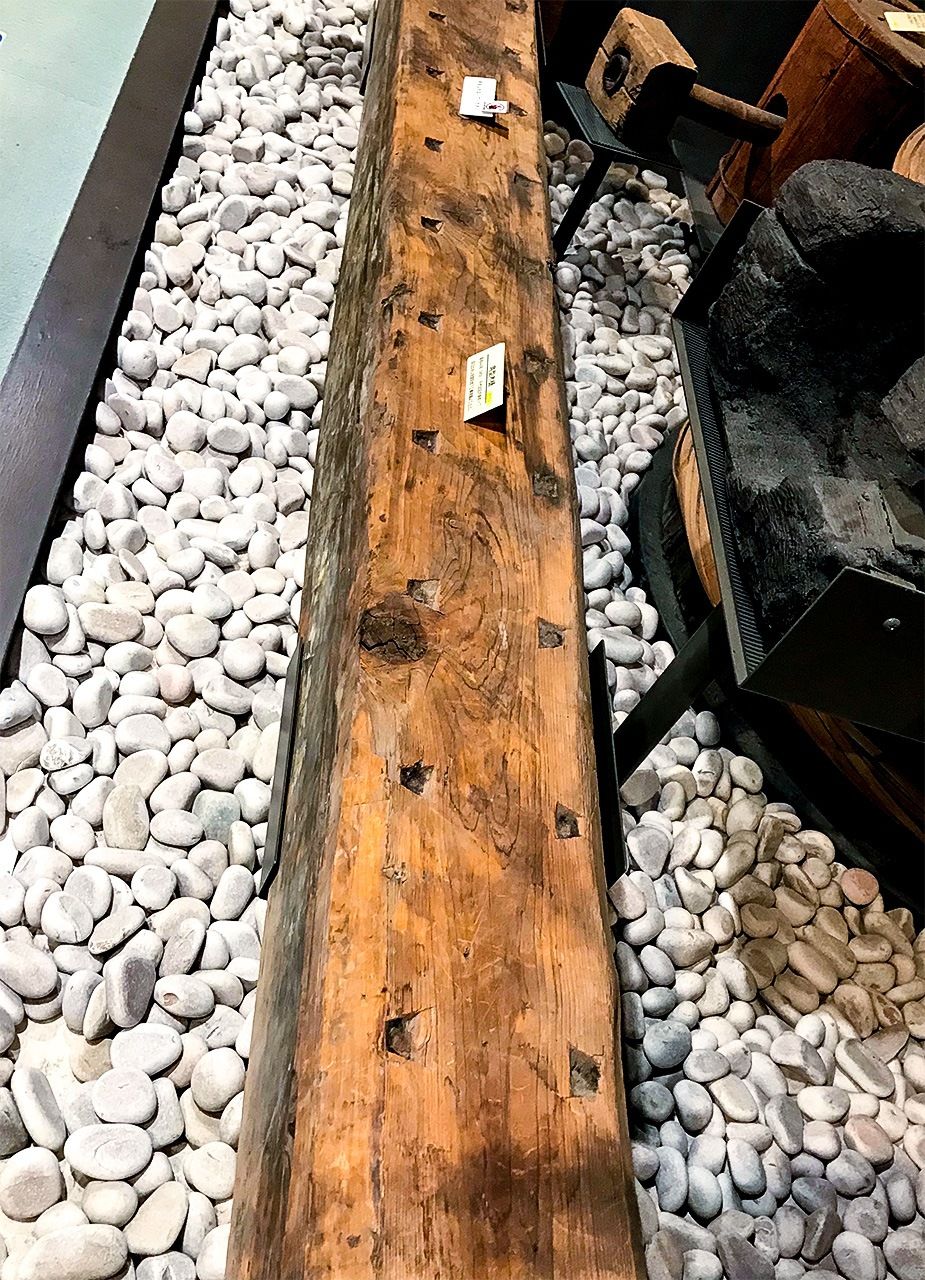 Деревянный жёлоб в Историческом музее Токийского водопровода