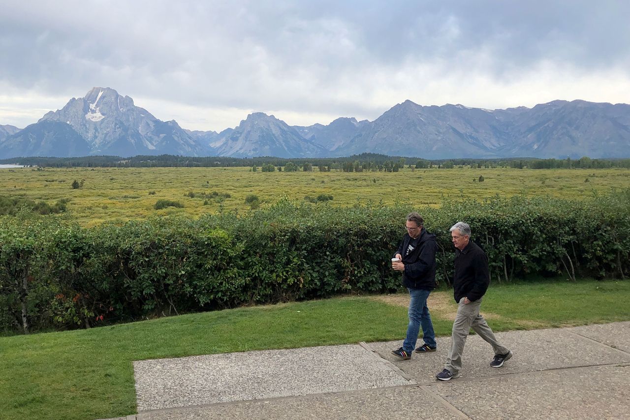 Federal Reserve Chair Jerome Powell and New York Federal Reserve President John Williams walk together, ahead of the Kansas City Federal Reserve Bank’s annual conference on monetary policy, in Jackson Hole, Wyoming, U.S., August 22, 2019. REUTERS/Ann Saphir