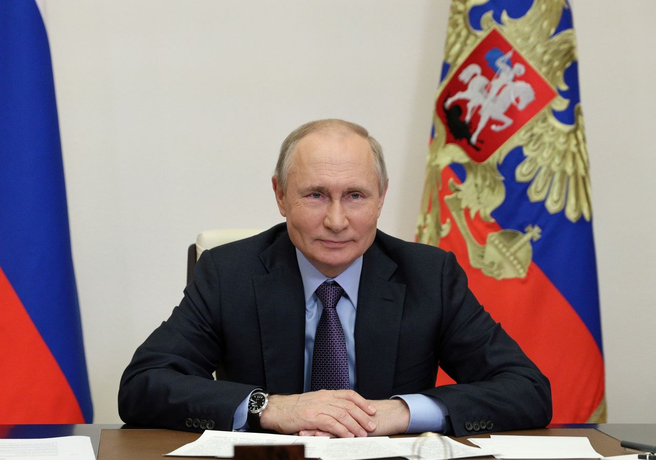 FILE PHOTO: Russian President Vladimir Putin takes part in a ceremony launching the Amur gas processing plant managed by Gazprom company via video link outside Moscow, Russia June 9, 2021. Sputnik/Sergei Ilyin/Kremlin via REUTERS  ATTENTION EDITORS - THIS IMAGE WAS PROVIDED BY A THIRD PARTY/File Photo