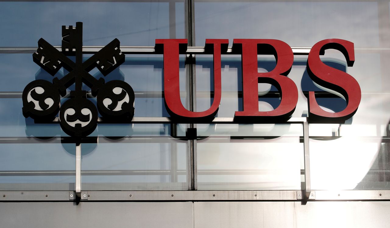FILE PHOTO: The logo of Swiss bank UBS is seen in Zurich, Switzerland October 25, 2018. REUTERS/Arnd Wiegmann