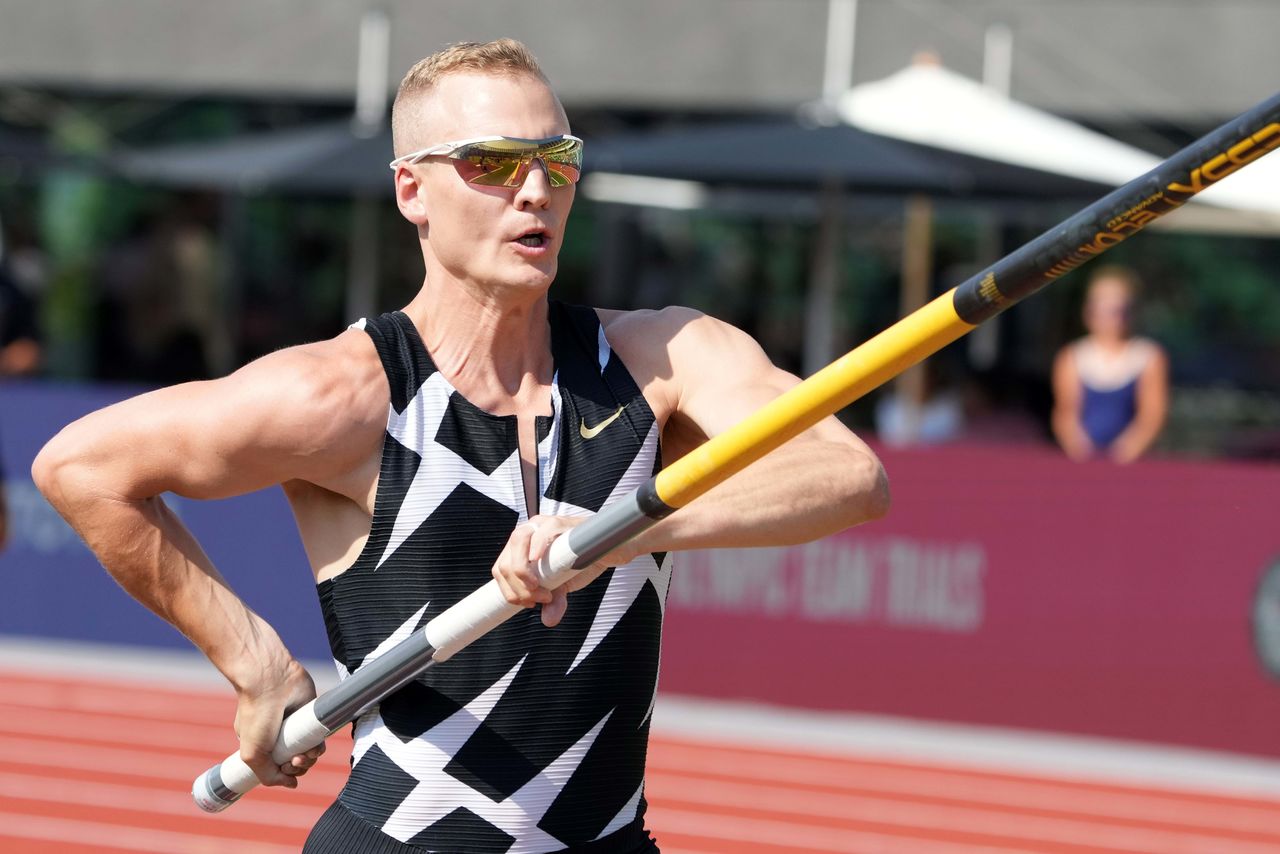 Jun 21, 2021; Eugene, OR, USA; Sam Kendricks places second in the pole vault at 19-2 1/4  (5.85m) during the USA Olympic Team Trials at Hayward Field. Mandatory Credit: Kirby Lee-USA TODAY Sports