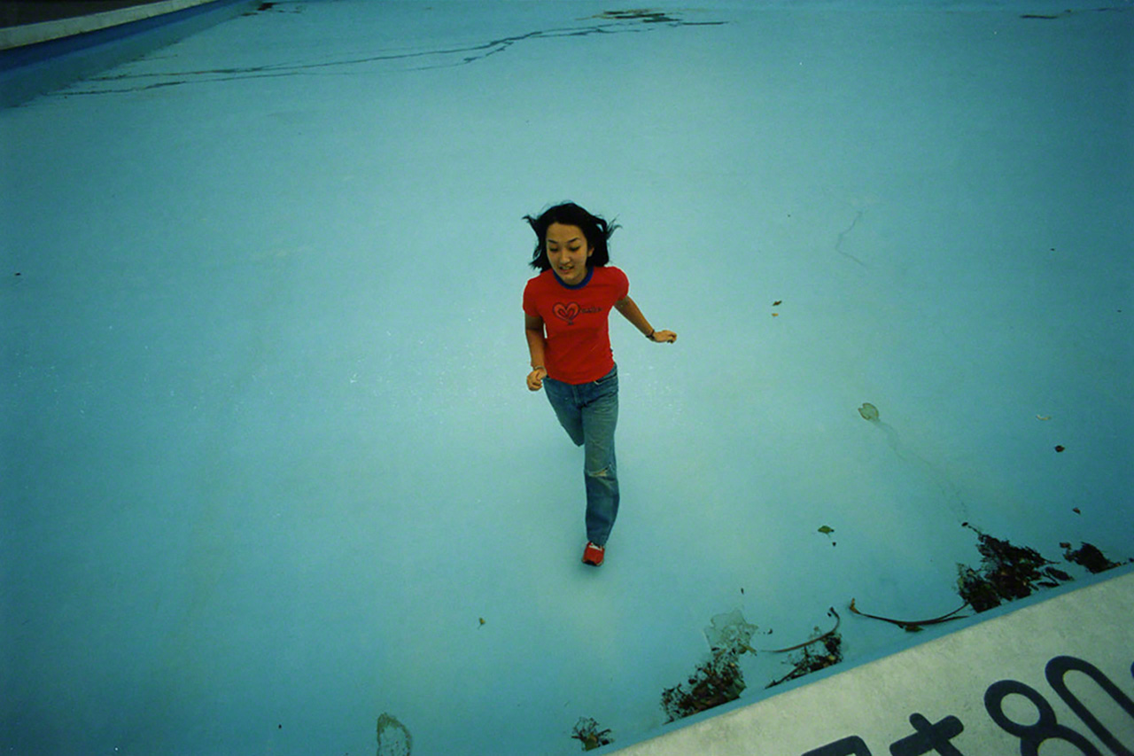 写真集『17 9 ‘97』(メタローグ、1998年)より ©mika ninagawa, Courtesy of Tomio Koyama Gallery